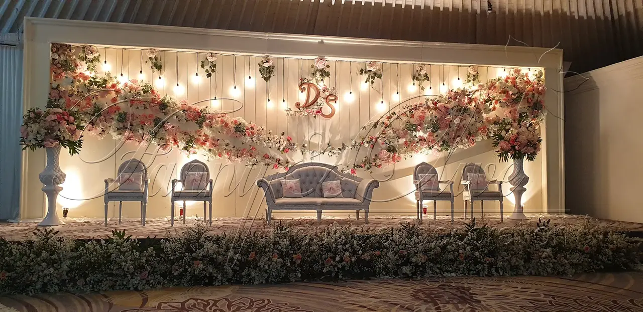 Fanny & Olive House of Decorations Slider 1
